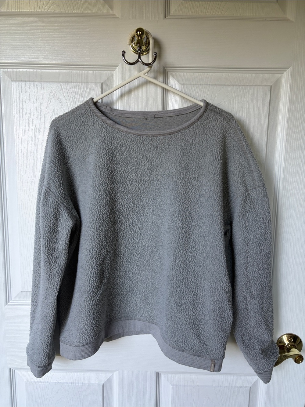 Patagonia Women's Crew Sherpa Pullover sage with lavender trim. Reversible!